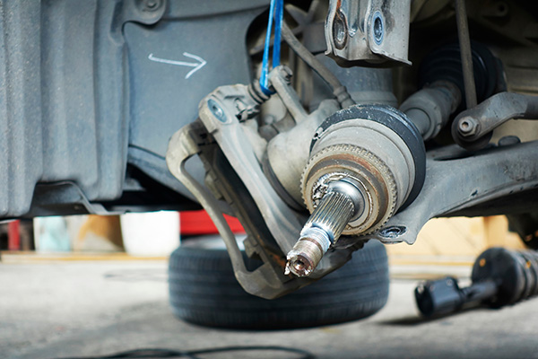 4 Signs of Worn Axle Shafts